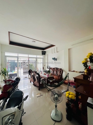 Mặt tiền phân lô – ngay chợ phạm thế hiển – nhà 5 tầng hoàn công – nhỉnh 8