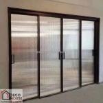 Mẫu kính sọc cường lực đẹp cho cửa vách ngăn phòng tắm nhỏ gọn và tiện lợi