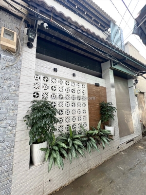 Nhà 2 tầng (6.4x9.8m) sát đường phạm thế hiển p7q8. giá: 5 tỷ