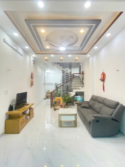 Nhà 4 tầng 2 mt hẻm đường tám danh p.chánh hưng. giá 9,2 tỷ tl