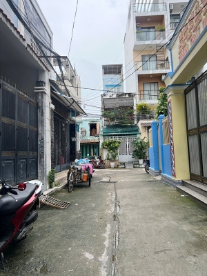 Nhà cấp 4 diện tích khủng 115m2 hẻm xe tải đường phạm hùng p.chánh hưng p4q8 .