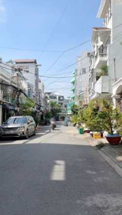 Nhà cấp 4 đường nội bộ 8m âu dương lân p.chánh hưng p2q8