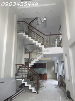 Nhà đẹp có sân vườn riêng, diện tích 62m2, 4 tầng, 13.5 tỷ, hiệp bình chánh,