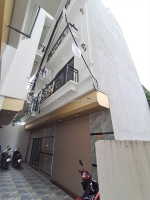 Nhà đẹp ô to đỗ cửa bát khối- long biên 35m2 x 5 tẫng 6.1 tỷ- long biên hà nội.