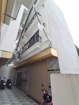 Nhà đẹp ô to đỗ cửa bát khối- long biên 35m2 x 5 tẫng 6.1 tỷ- long biên hà nội.