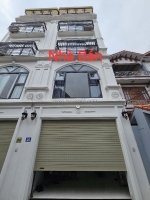 Nhà đẹp trung tâm thạch bàn, chỉ việc ở.