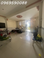 Nhá dương thiệu tước giao tân kỳ tân quý 77m2 ngang 5.m nở hậu giá chỉ 5 tỷxx