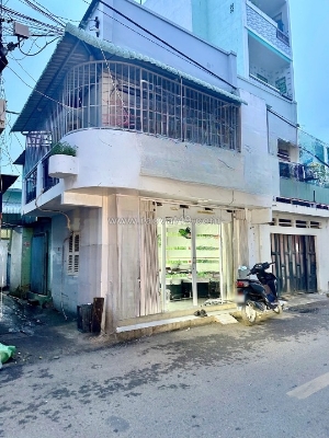 Nhà góc 2 tầng mặt tiền chợ ba đình p.chánh hưng (p10q8). giá: 3 tỷ 50 triệu