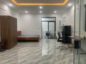 Nhà mình cần cho thuê 1 căn hộ rộng khoảng 37m2 sân cổng rộng rãi ô tô đỗ tận