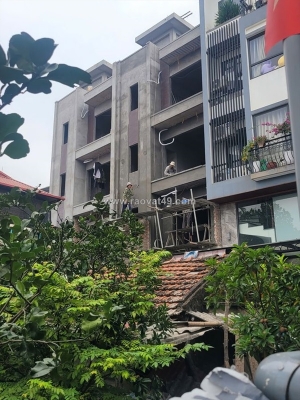 Nhà mới 5 tầng full nội thất phúc lợi 41 m2 x 8.7 tỷ long biên hà nội.