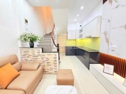 Nhà mới đón tết - nội thất xịn- gần hồ tây - nở hậu - 30m ra oto - tầm tiền quá