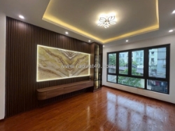 Nhà mới về ở ngay-thang máy-mặt đừờng ô tô tránh -tt quận hà đông