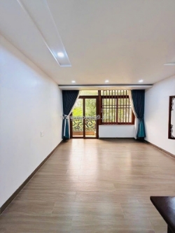 Nhà mới - vị trí vip đẹp - mặt tiền nhìn ra công viên – khí lành, tâm an giữa