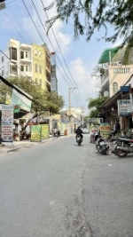 Nhà mt đường nguyễn tư giản phường 12 quận gò vấp cũ.