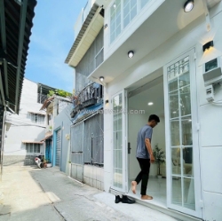 Nhà riêng, mới xây, full nội thất phường tân kiểng, quận 7 .hẻm 2.5m :khu dân