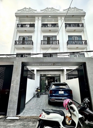 Nhà sân cổng riêng thiên lôi, 141m 4 tầng mới tinh, ngõ ô.tô, giá 8.9 tỉ