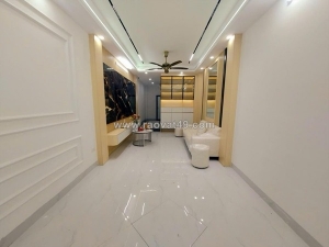 Nhỉnh 12 tỷ sở hữu nhà mới thang máy giáp bát, 42m2 x 5 tầng