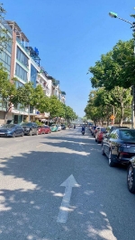 Nhỉnh 1x tỷ, phân lô lâm hạ 45m2 7 tầng, ô tô tránh, dừng đỗ, full nội thất