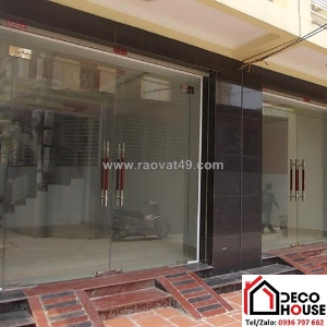 Những yếu tố ảnh hưởng đến độ bền của kính cường lực và kính thường