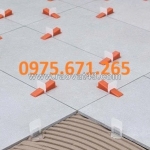 Ở đâu bán ke cân bằng ốp lát chất lượng cao?