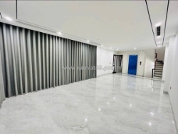 Phố hồng tiến vừa ở vừa kinh doanh, lô góc 58m2 8t,ô tô tránh - 2x tỷ