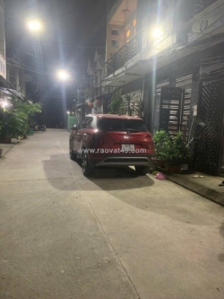 🌹rẻ rẻ.. 2 xe hơi chánh nhau.. bán đất tặng nhà 2 tầng trung tâm thị trấn nhà