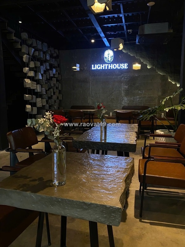 ~/Img/2025/12/sang-nhuong-quan-cafe-ligh-house-khu-vuc-cho-buu-long-02.jpg