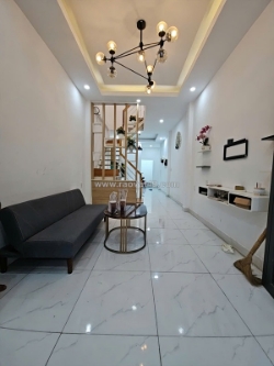 Sát mặt tiền khánh hội q4 nhà đẹp 
diện tích 41 m2 có 4 tỷ