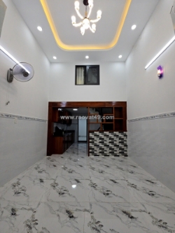 Sát mặt tiền q4
ngang 3.79 dài 11 
đúc bê tông kiên cố 
4 tấm 
có 4 tỷ