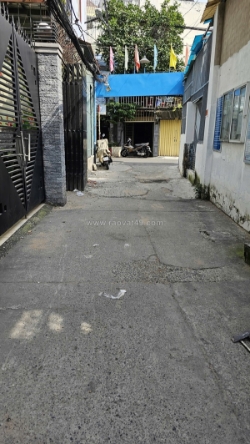 Sát mặt tiền tôn thất thuyết q4

ngang 4.3 dài 15 nở hậu 7m - đúc bê tông