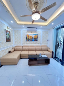 Siêu đẹp võ chí công 60m 6t, mt
5,5 nhỉnh 14 tỷ-lô góc -3 thoáng – thang máy