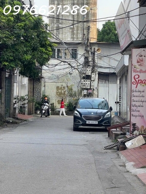 Siêu hiếm-lệ mật -dt: 62mm2-dân xây 5 t chắc chắn-đườngtrước nhà ô t ô