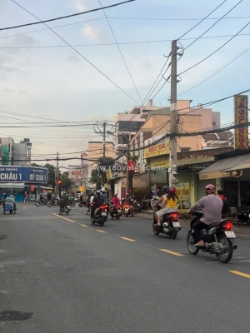 Siêu hot – nhà cấp 4 mặt tiền trần thị cờ, quận 12 
gần ngã tư vàng