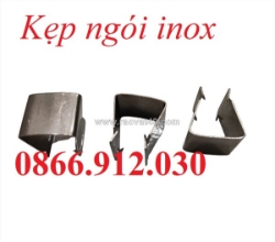 So sánh kẹp ngói nóc inox và phương pháp gắn ngói truyền thống
