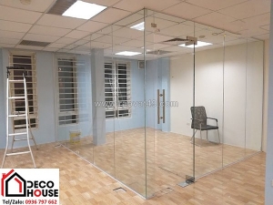 Thi công vách kính cường lực tại hoài đức cho công trình văn phòng