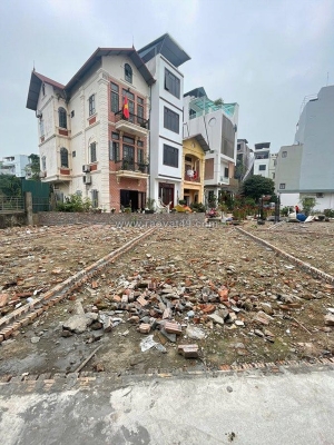 Trung tâm ngọc thụy đất hiếm 51m2, mt5m, ô tô đỗ cổng, đầu tư là thắng - 8.x tỷ