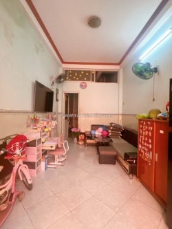 Trung tâm tân phú - hẻm oto  - vài bước ra mặt tiền luỹ bán bích - 3 tầng -