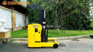 Xe nâng điện đứng lái hiệu komatsu 1.3 tấn khung 3m