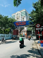 1 sẹc ra mặt tiền cách 1 căn nhà  vĩnh khánh giao hoàng diệu thông tôn đản q 4