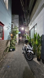 Bán nhà căn góc 2 mặt tiền q4 
ngang 6.5 dài 6.5 m 
đúc 5 tấm hơn 5 tỷ