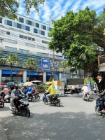 Bán nhà hxh tặng gpxd 6 lầu ung văn khiêm 92m2 ngang 4.2m tn 20tr sát đh hutech