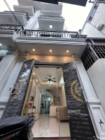 Bán nhà lĩnh nam 50m 5 tầng 5 phòng nhà mới giá 8.3 tỷ tặng nội thất