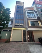 Cần bán gâp nhà mặt phố - kinh doanh bất chấp - toà nhà 6 tầng - gara- thang