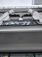 Hoa hậu cầy giấy, yên hòa, dt: 30m2, 5 tầng, mt: 4m, giá: 8 tỷ.