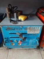 Máy uốn sắt 25mm/220v hàn quốc