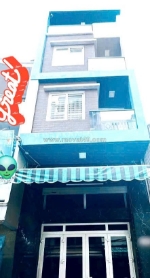 Nhà 2 mặt tiền đường q4 
ngang 4 dài 8 
đúc 5 tấm 
có 7 tỷ hơn