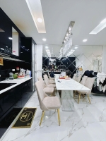 Nhà cao tầng đồng nhất vip q4 
ngang 4 dài 14 - 5 tấm 
có 9 tỷ