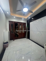 Nhà quận tây hồ, diện tích 32m2, xây 5 tầng, trước nhà rộng hơn 3m, sổ đỏ pháp