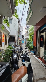 Sát mặt tiền q4 

sổ hồng diện tích 42 m2 

hơn 1,7 tỷ 
đúc bê tông kiên cố