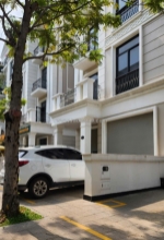Bán gấp nhà phố 1 trệt 4 lầu áp mái gần cạnh bến du thuyền vinhomes grand park